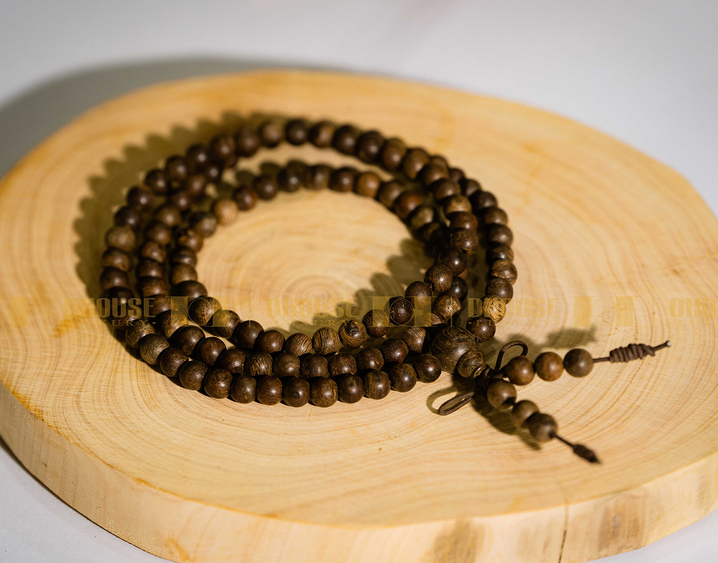 Vòng tay gỗ Trầm Hương 108 Hạt Philippines – Vip